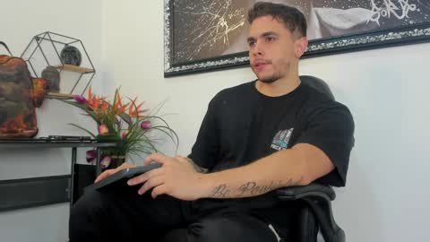 Snapshot of liam_walk chatting on January 2025 02:17:02 PM Liam online show from January 2025 02:17:02 PM