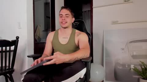 Snapshot of liam_walk chatting on February 2025 08:10:01 PM Liam online show from February 2025 08:10:01 PM