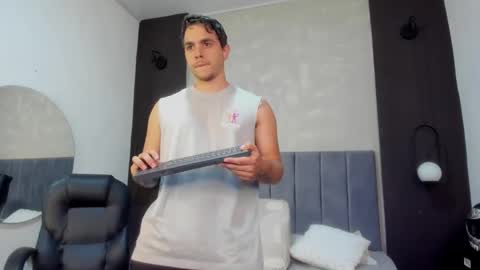 Snapshot of liam_walk chatting on March 2025 09:20:01 PM Liam online show from March 2025 09:20:01 PM