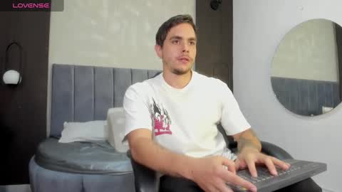 Snapshot of liam_walk chatting on March 2025 08:20:02 PM Liam online show from March 2025 08:20:02 PM