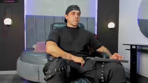 Snapshot of liam_walk chatting on September 2025 08:20:02 PM Liam online show from September 2025 08:20:02 PM