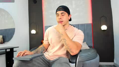 Snapshot of liam_walk chatting on September 2025 10:35:02 PM Liam online show from September 2025 10:35:02 PM