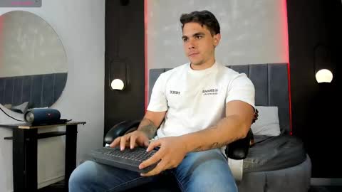 Snapshot of liam_walk chatting on October 2025 08:50:02 PM Liam online show from October 2025 08:50:02 PM