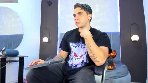 Snapshot of liam_walk chatting on October 2025 12:11:01 AM Liam online show from October 2025 12:11:01 AM