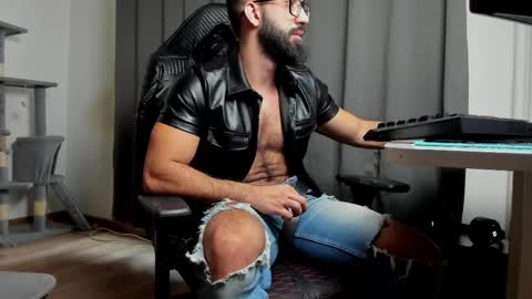 Liam online show from February 2025 09:58:02 AM