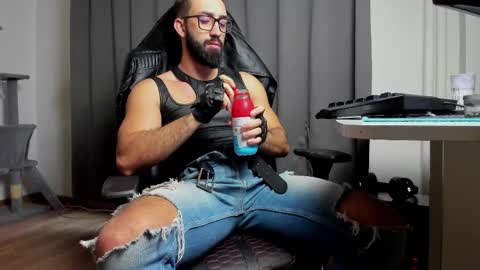 Liam online show from March 2025 07:10:01 AM