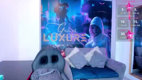 Lia online show from December 2025 11:19:01 AM