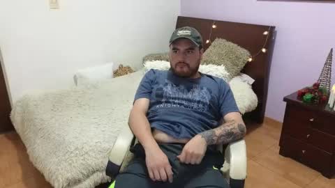 Snapshot of liamconan33 chatting on November 2025 02:12:02 AM Lian online show from November 2025 02:12:02 AM