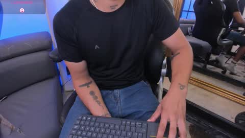 LiamDeep online show from December 2025 09:42:02 PM