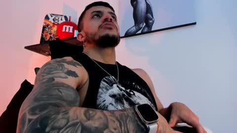 Snapshot of liamreigns_ chatting on February 2025 11:33:01 AM liam online show from February 2025 11:33:01 AM