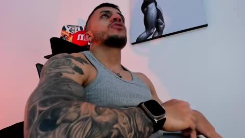Snapshot of liamreigns_ chatting on March 2025 11:35:02 PM liam online show from March 2025 11:35:02 PM