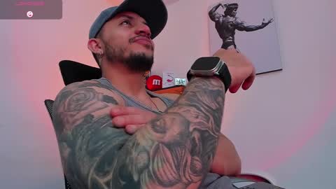 Snapshot of liamreigns_ chatting on September 2025 09:43:01 AM liam online show from September 2025 09:43:01 AM