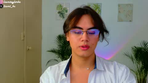 Tell me Liam online show from December 2025 10:19:01 PM