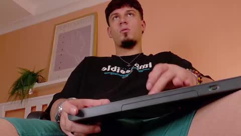 Snapshot of liamthunder05_ chatting on October 2025 09:02:01 PM Liam Thunder online show from October 2025 09:02:01 PM