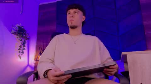 Snapshot of liamthunder05_ chatting on November 2025 02:54:01 AM Liam Thunder online show from November 2025 02:54:01 AM