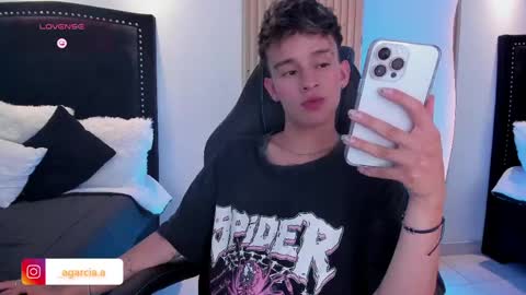 Snapshot of liamwild20 chatting on May 2026 05:05:02 AM liam online show from May 2026 05:05:02 AM