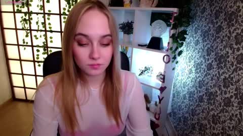 Liana online show from December 2024 07:07:01 AM