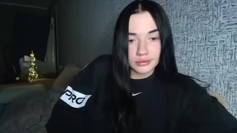 liana_diva online show from December 2025 06:37:02 PM