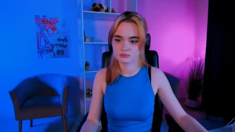 Little Liana  online show from February 2025 04:44:01 PM