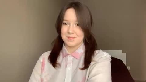 Sofia online show from April 2026 04:08:01 PM