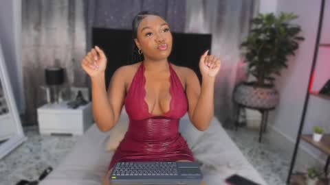 Lianasmith online show from April 2026 10:21:02 PM