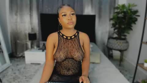 Lianasmith online show from April 2026 11:27:01 PM