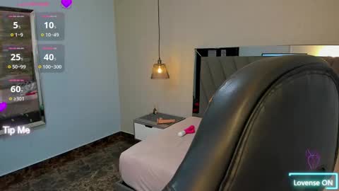 LIANE online show from January 2025 07:37:01 PM