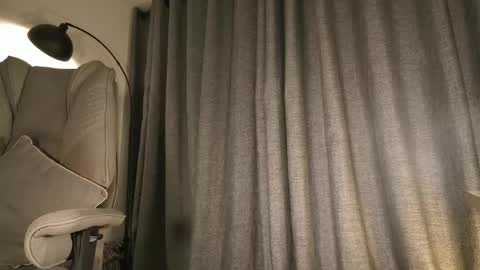 lianewhite online show from April 2026 01:49:01 AM