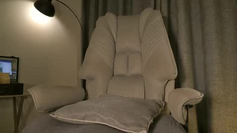 lianewhite online show from April 2026 02:51:02 AM