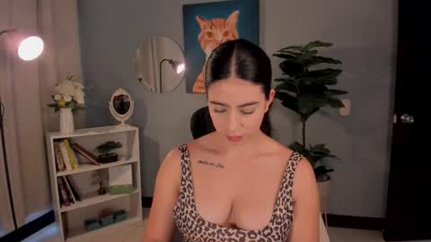 Lia online show from January 2026 02:00:01 PM