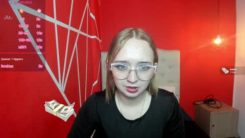 Snapshot of liaroberts1 chatting on December 2024 12:08:02 PM Lia Roberts online show from December 2024 12:08:02 PM
