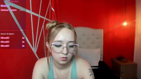 Snapshot of liaroberts1 chatting on December 2024 06:14:01 PM Lia Roberts online show from December 2024 06:14:01 PM