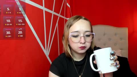 Snapshot of liaroberts1 chatting on December 2024 12:06:02 PM Lia Roberts online show from December 2024 12:06:02 PM