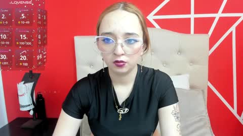 Snapshot of liaroberts1 chatting on December 2024 12:12:02 PM Lia Roberts online show from December 2024 12:12:02 PM