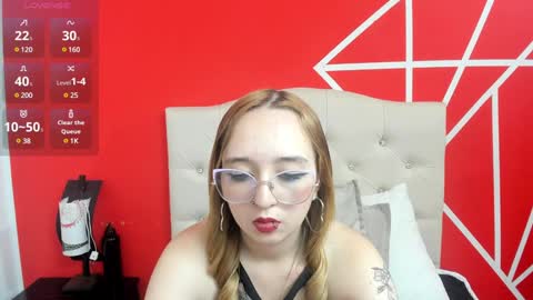 Snapshot of liaroberts1 chatting on January 2025 04:30:02 PM Lia Roberts online show from January 2025 04:30:02 PM