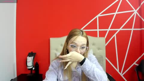 Snapshot of liaroberts1 chatting on January 2025 12:02:02 PM Lia Roberts online show from January 2025 12:02:02 PM