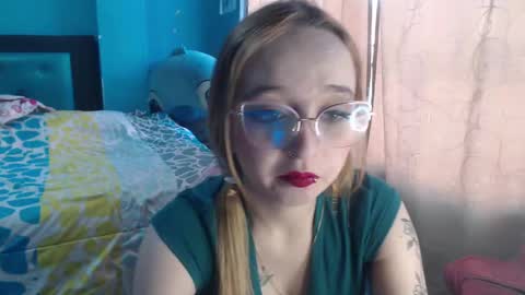 Snapshot of liaroberts1 chatting on February 2025 12:05:02 PM Lia Roberts online show from February 2025 12:05:02 PM