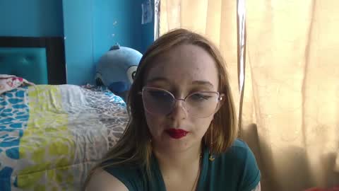 Snapshot of liaroberts1 chatting on February 2025 06:08:02 PM Lia Roberts online show from February 2025 06:08:02 PM