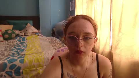 Snapshot of liaroberts1 chatting on February 2025 06:15:02 PM Lia Roberts online show from February 2025 06:15:02 PM