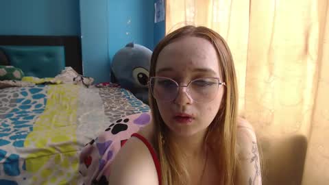 Snapshot of liaroberts1 chatting on February 2025 03:08:02 PM Lia Roberts online show from February 2025 03:08:02 PM