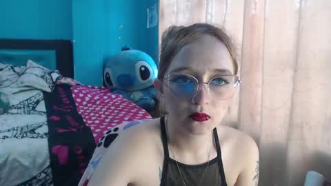 Snapshot of liaroberts1 chatting on February 2025 12:16:01 PM Lia Roberts online show from February 2025 12:16:01 PM