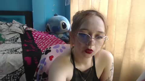 Snapshot of liaroberts1 chatting on February 2025 03:18:02 PM Lia Roberts online show from February 2025 03:18:02 PM