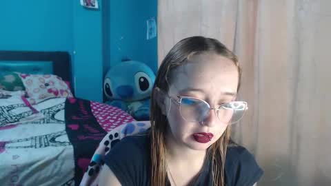 Snapshot of liaroberts1 chatting on February 2025 12:01:02 PM Lia Roberts online show from February 2025 12:01:02 PM