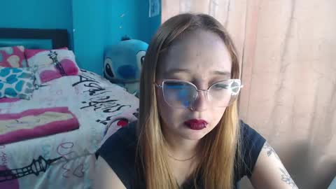Snapshot of liaroberts1 chatting on February 2025 12:03:02 PM Lia Roberts online show from February 2025 12:03:02 PM