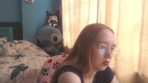 Snapshot of liaroberts1 chatting on March 2025 06:23:01 PM Lia Roberts online show from March 2025 06:23:01 PM
