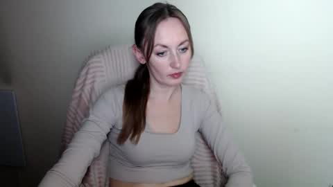 Lia online show from April 2026 01:01:01 PM