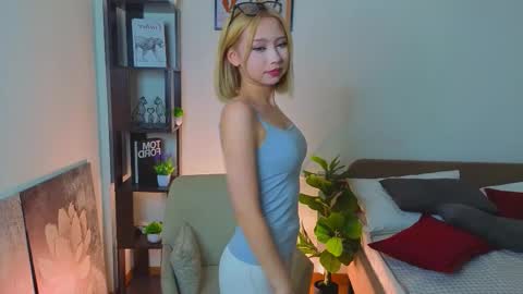 Snapshot of libbykammler chatting on October 2025 03:35:02 PM Emmy online show from October 2025 03:35:02 PM
