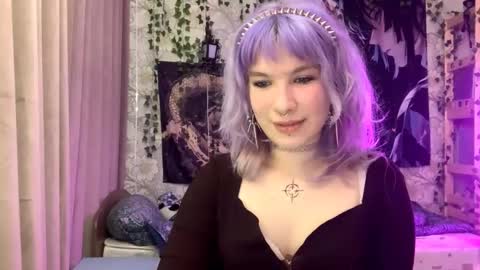 Lola online show from September 2025 07:15:02 PM