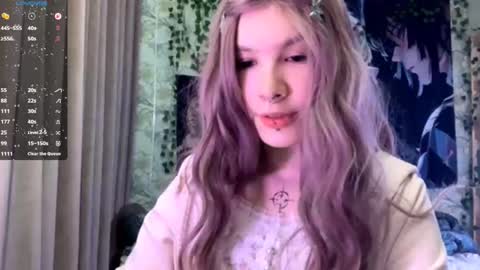 Lola online show from September 2025 07:06:02 PM