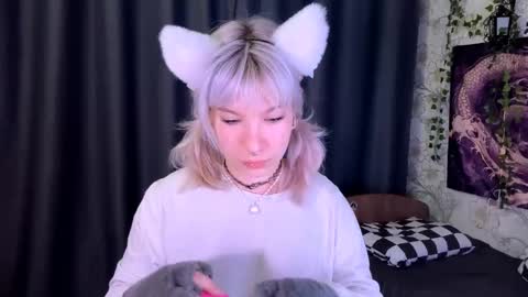 Lola online show from October 2025 07:14:01 PM